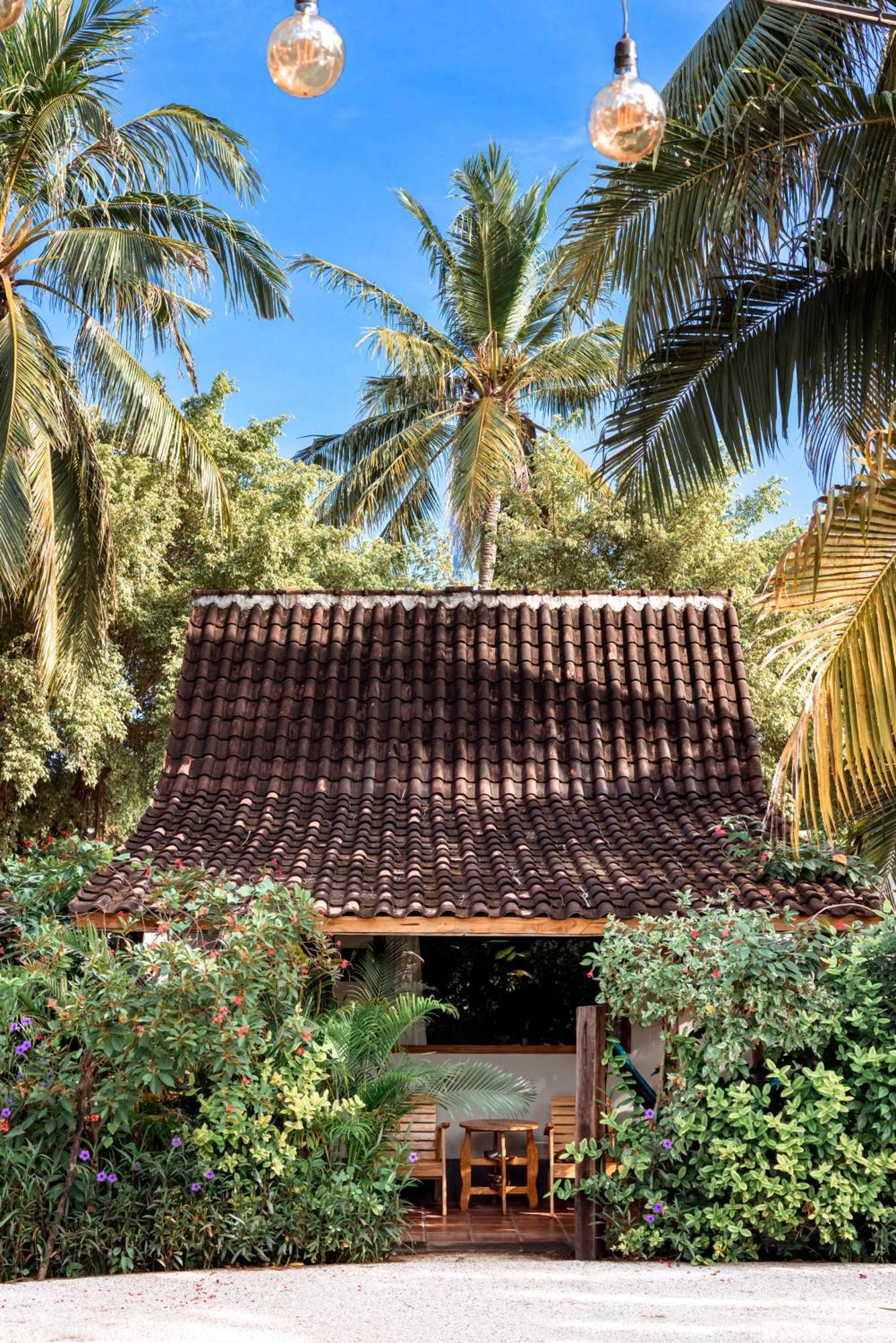 Coconut Garden Resort Джили Трауанган Екстериор снимка