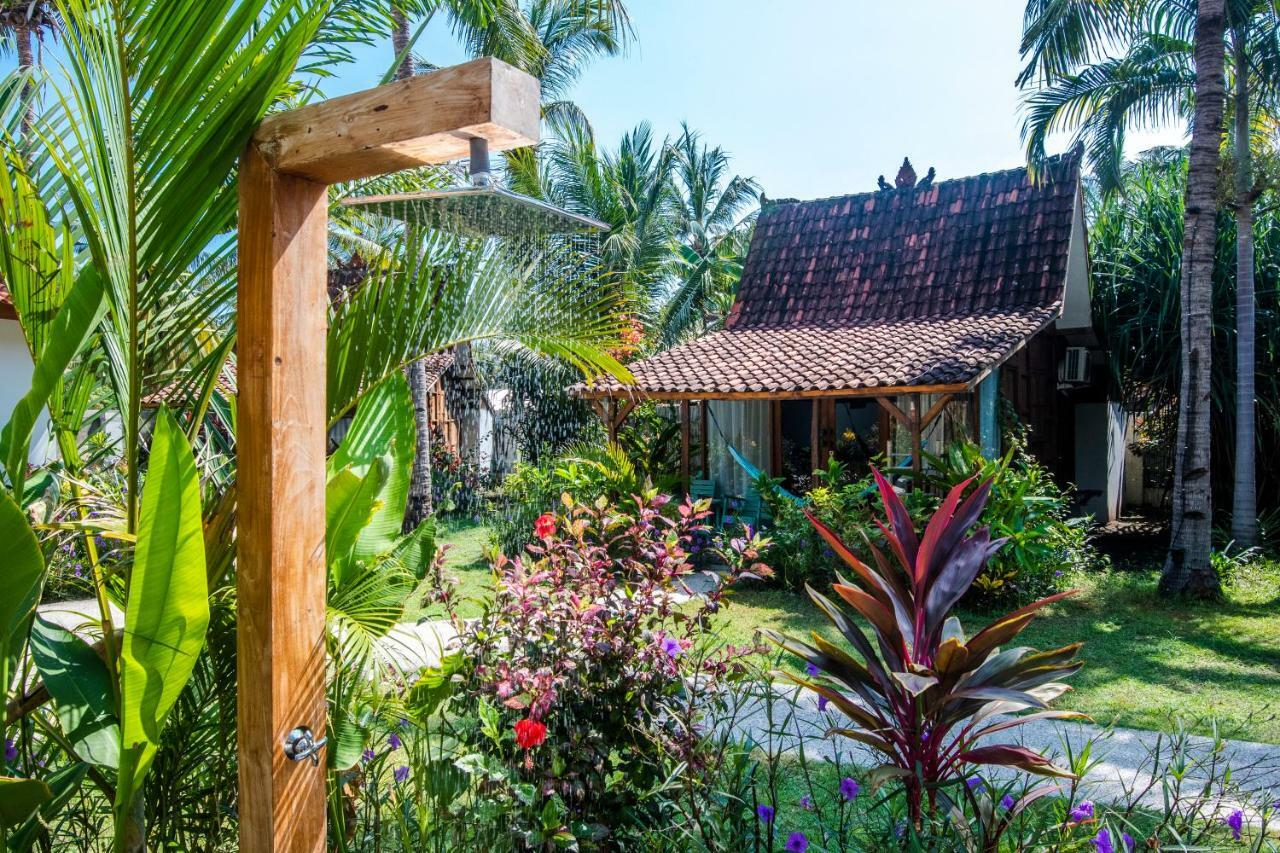 Coconut Garden Resort Джили Трауанган Екстериор снимка